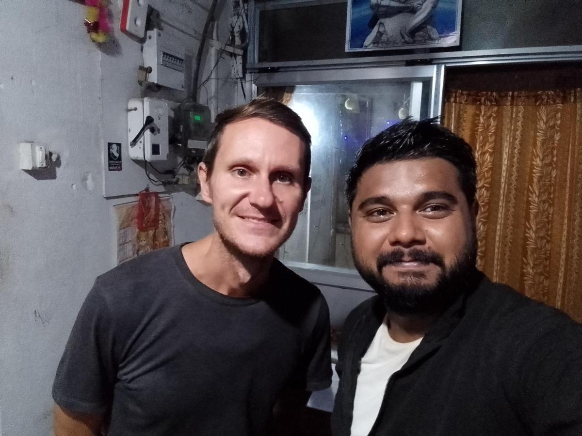 Atathi Niwas Guest House For Backpackers And Travellers Siliguri Eksteriør bilde