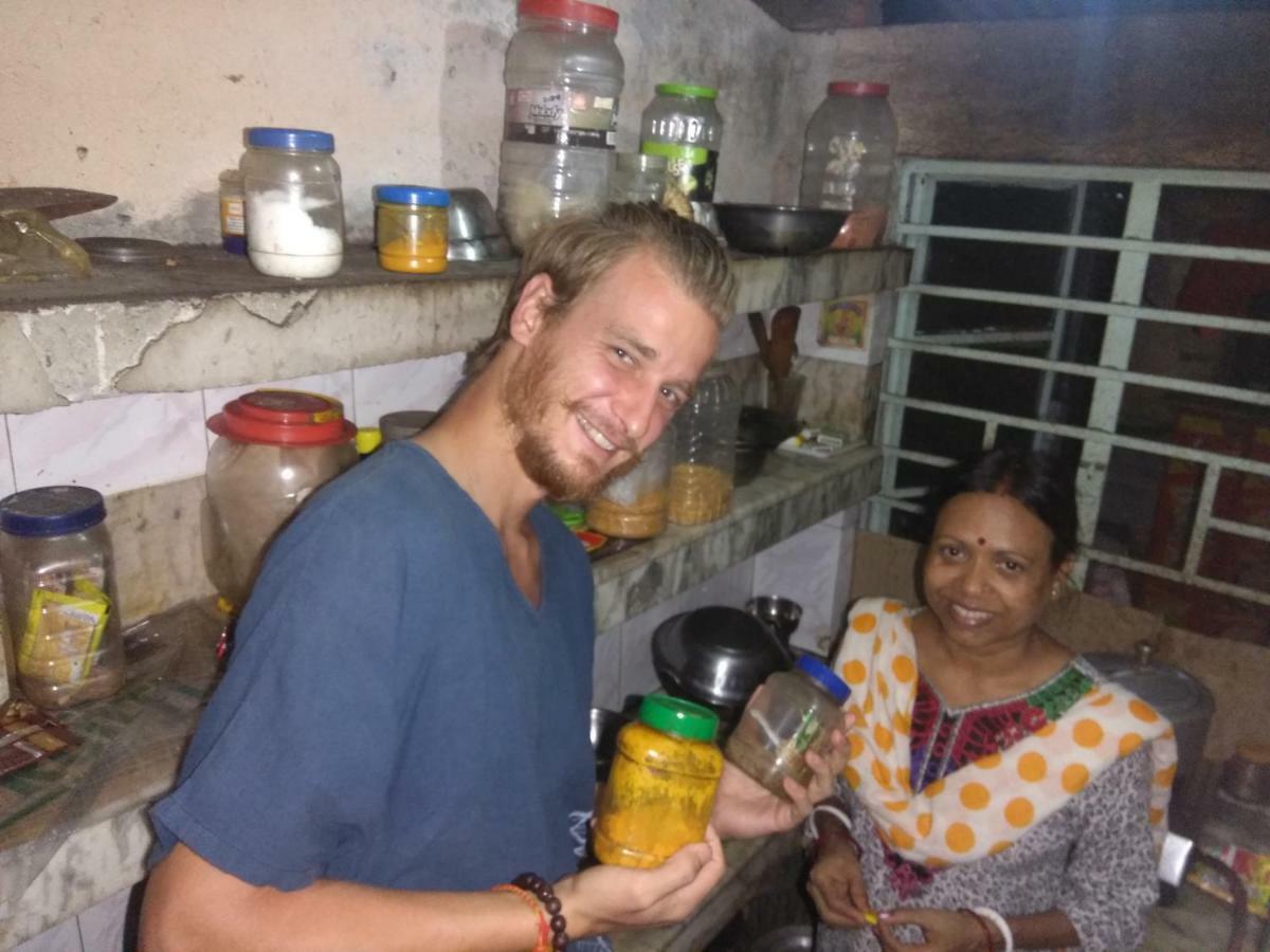 Atathi Niwas Guest House For Backpackers And Travellers Siliguri Eksteriør bilde