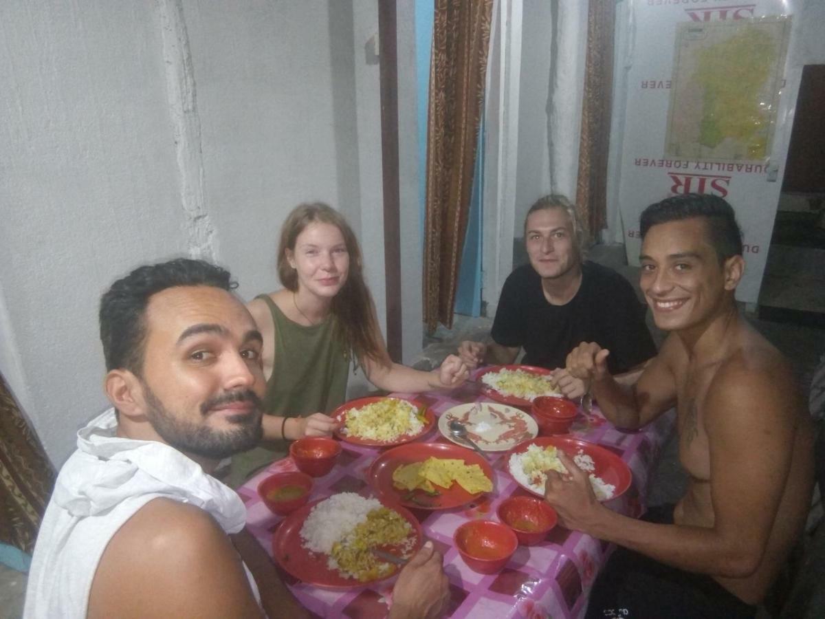 Atathi Niwas Guest House For Backpackers And Travellers Siliguri Eksteriør bilde